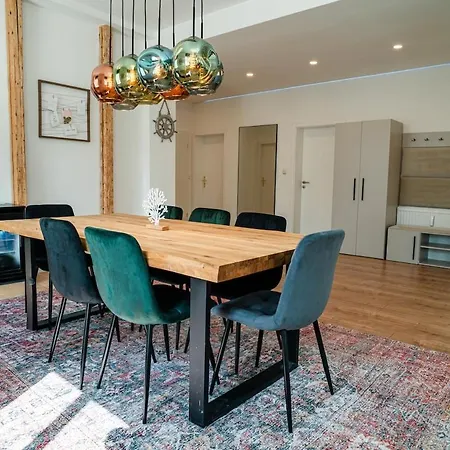 Stilvolles City-apartment In Lebendiger Lage Apartman *