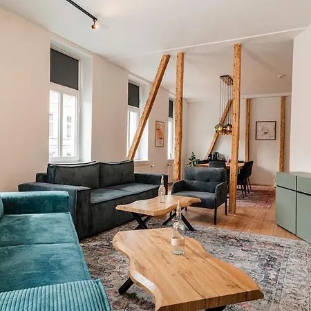 Stilvolles City-apartment In Lebendiger Lage Appartement